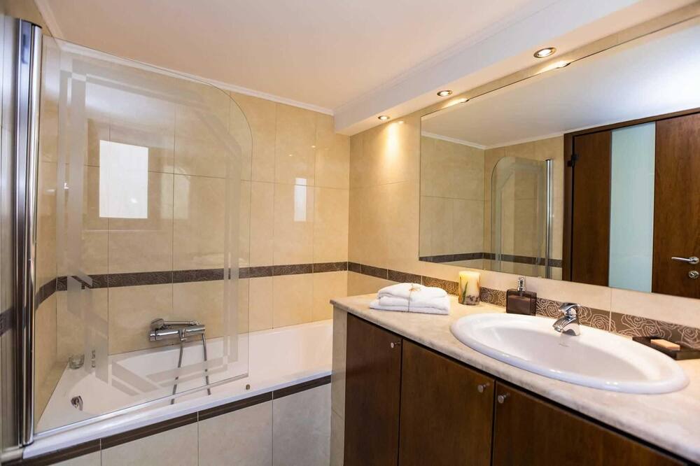 Photo of Bathroom in Asgourou