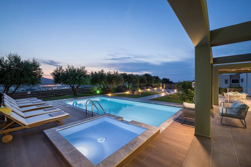 Photo of Outdoor in Potistiria