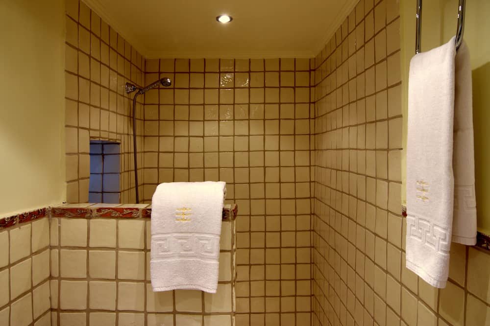 Photo of Bathroom in Papigo