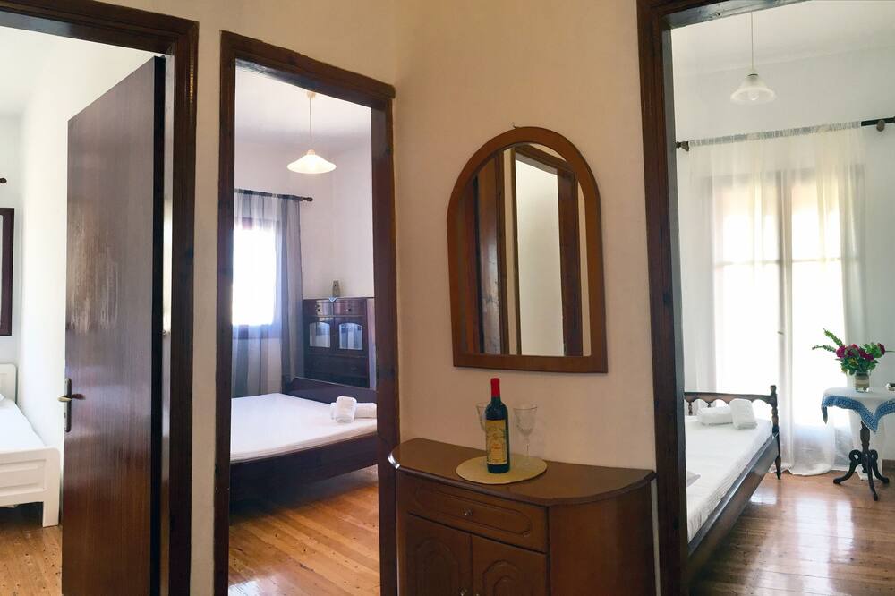 Photo of Bedroom in Antipernoi