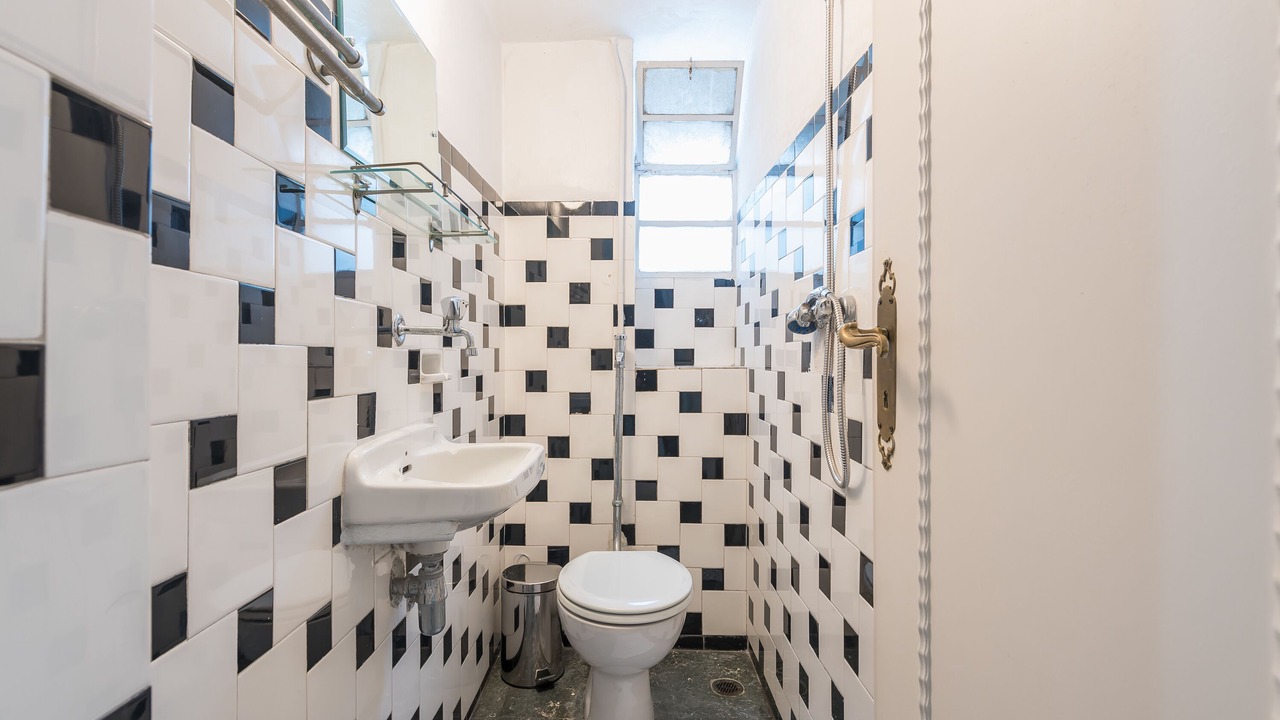 Photo of Bathroom in Ampelokipoi