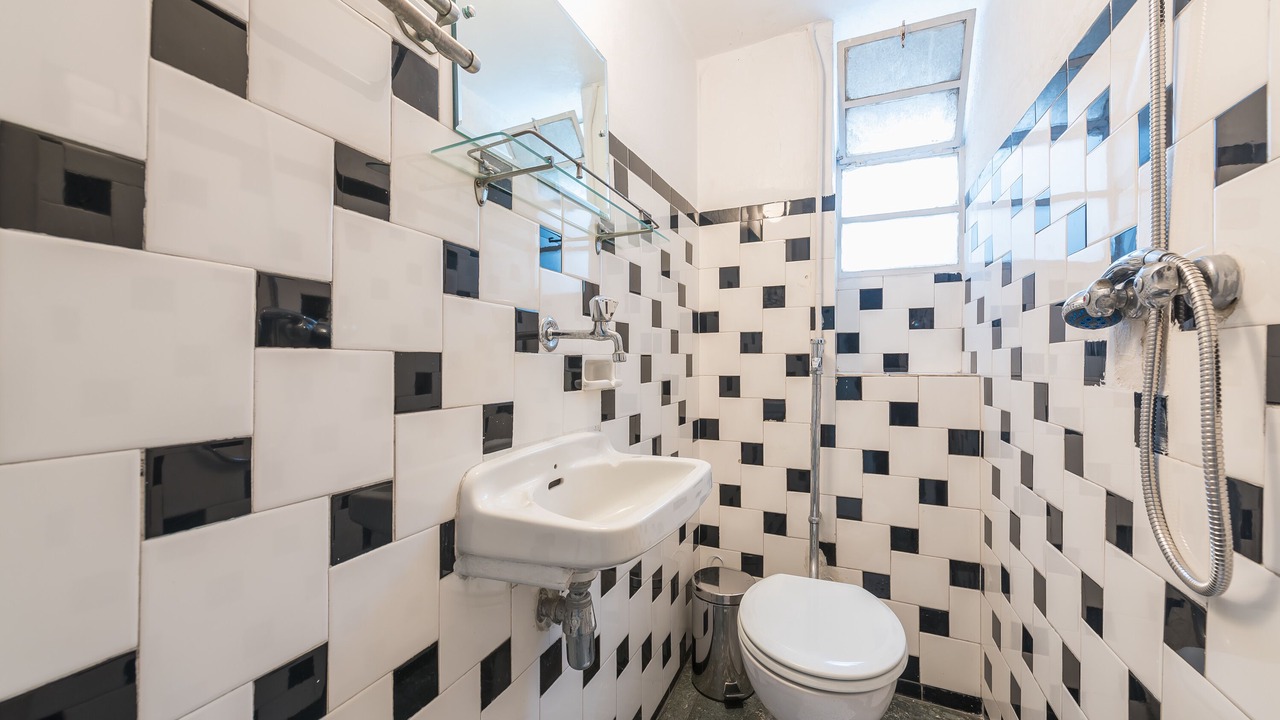 Photo of Bathroom in Ampelokipoi