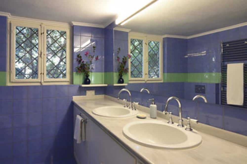 Photo of Bathroom in Agios Adrianos