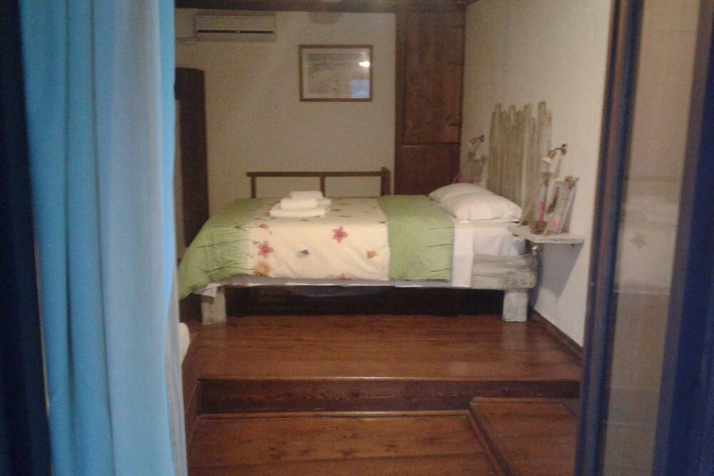 Photo of Bedroom in Lefkogeia