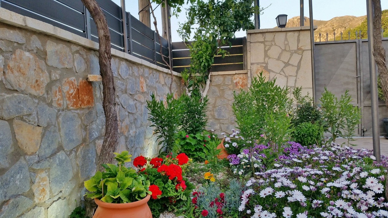 Photo of Outdoor in Monopari