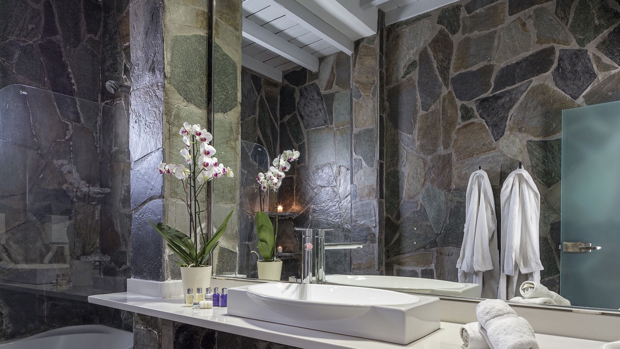Photo of Bathroom in Elia