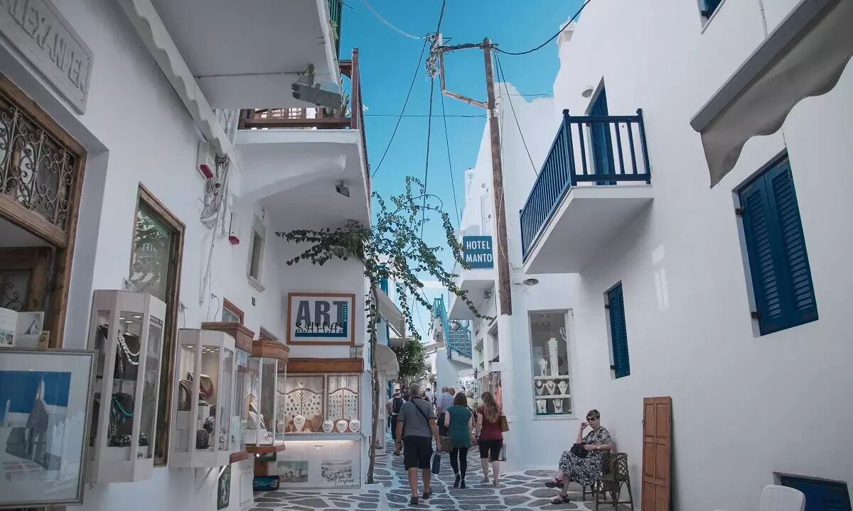 Photo of Others in Elia