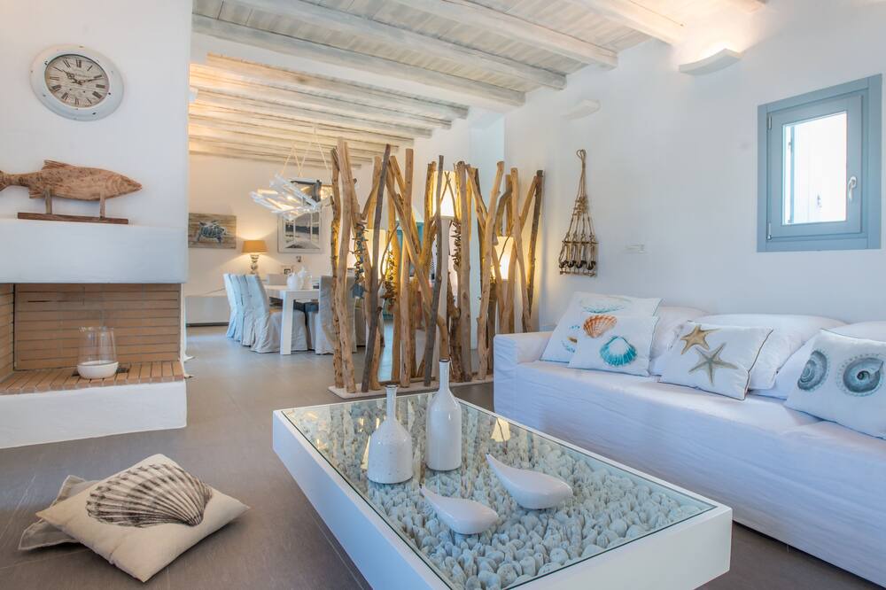 Photo of Livingroom in Chrissi Akti