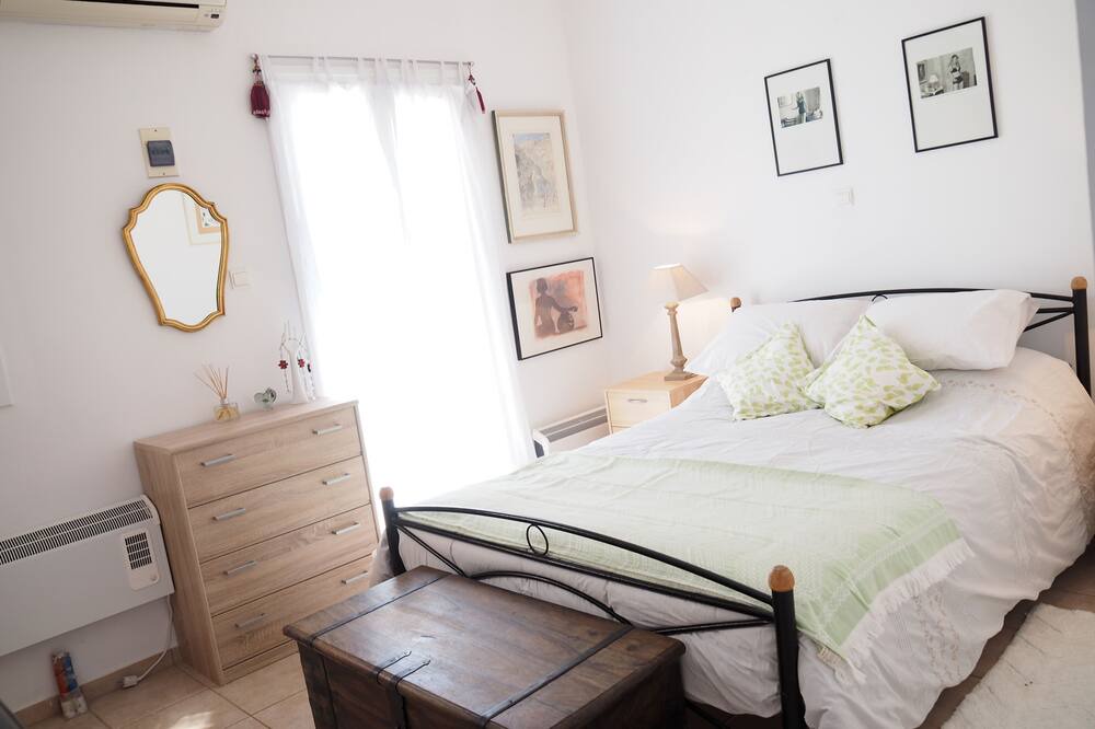 Photo of Bedroom in Drapanos