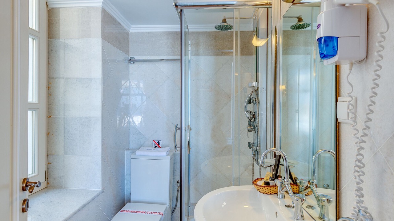 Photo of Bathroom in Ermoupoli