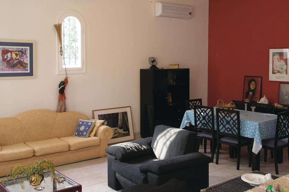 Photo of Bedroom in Kandia