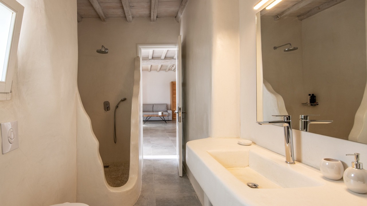 Photo of Bathroom in Tourlos