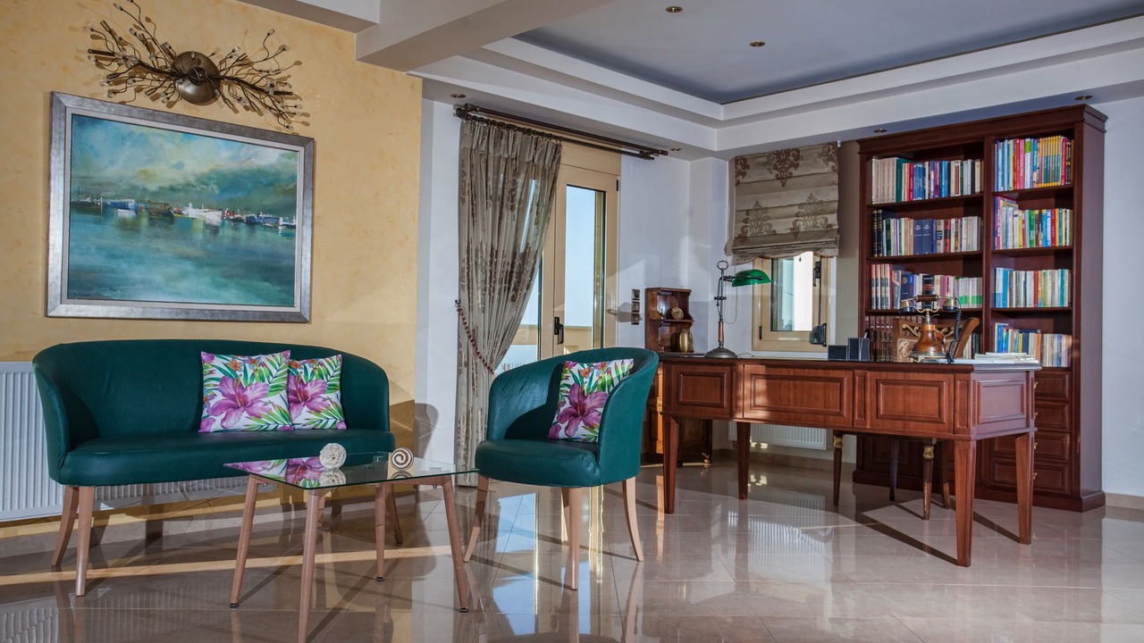 Photo of Livingroom in Roussospiti