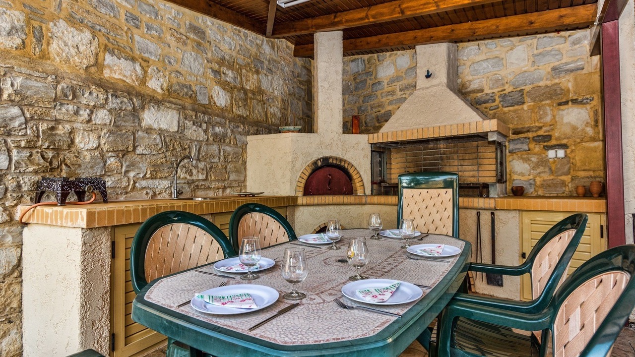 Photo of Outdoor in Roussospiti