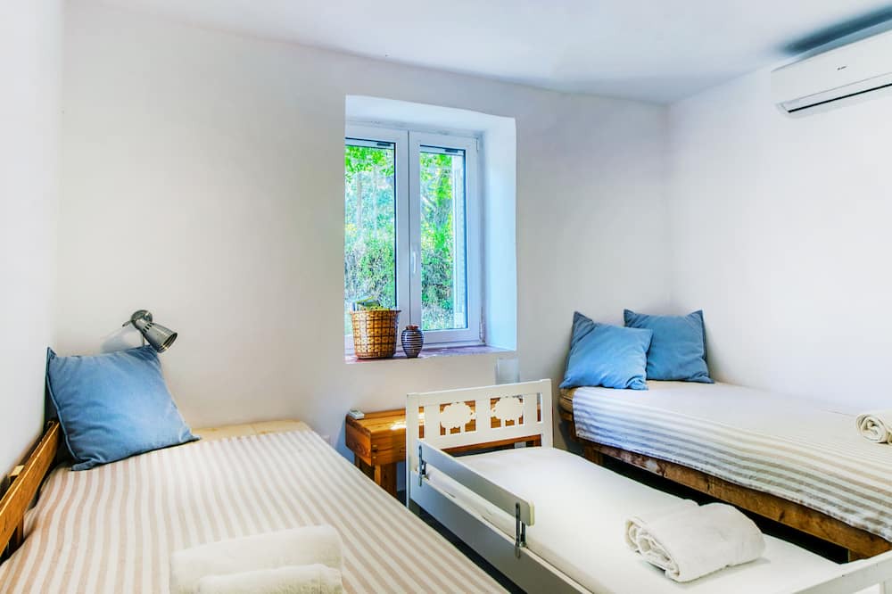Photo of Bedroom in Ormos Agiou Ioannou