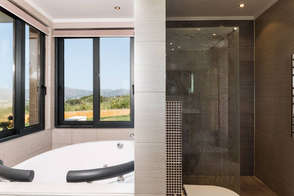 Photo of Bathroom in Kalathas
