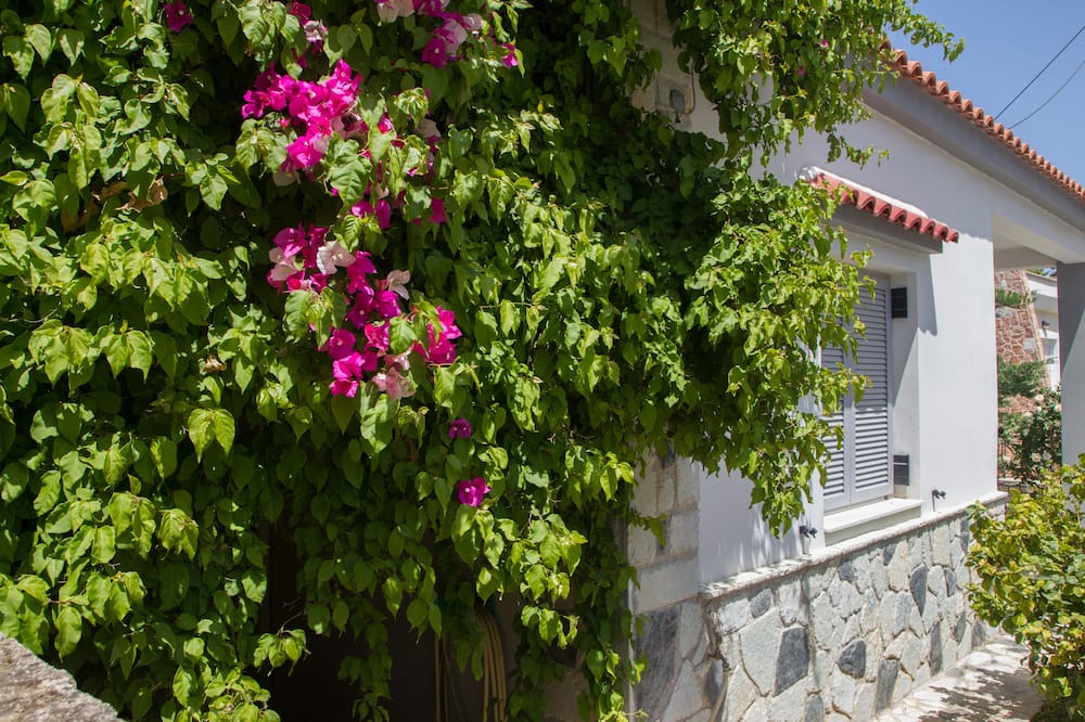 Photo of Outdoor in Melissi
