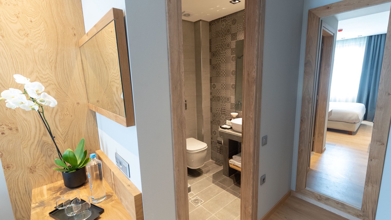 Photo of Bathroom in Vardaris