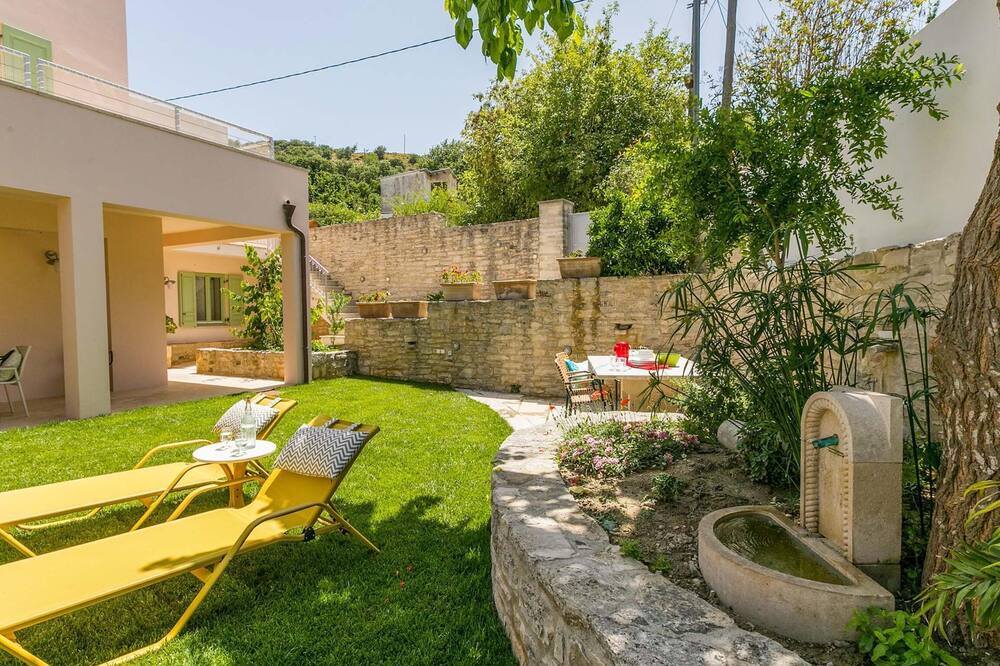 Photo of Outdoor in Armenoi