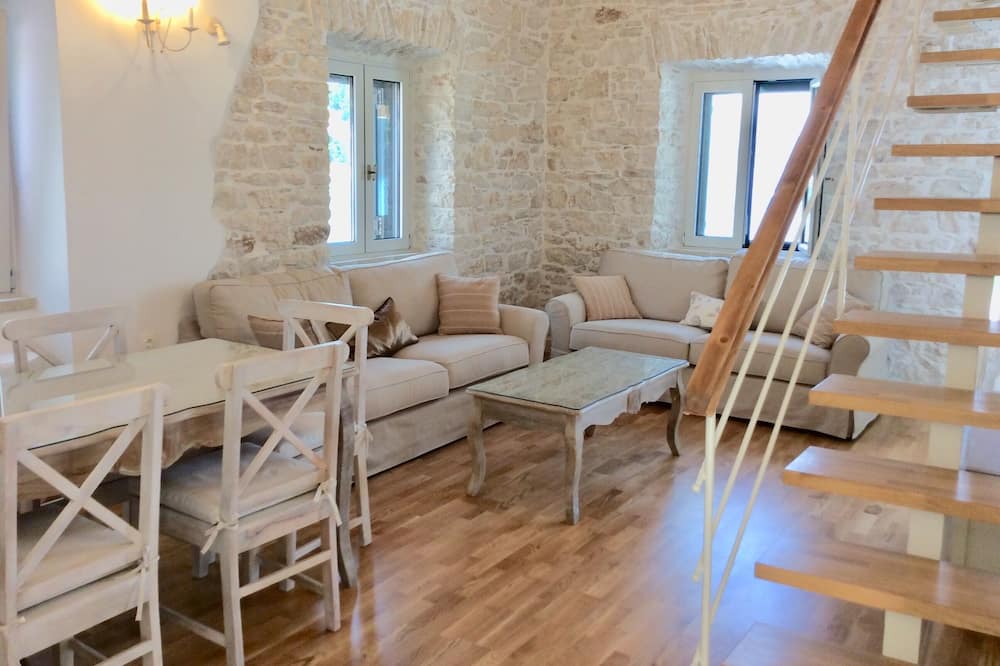 Photo of Livingroom in Kalami