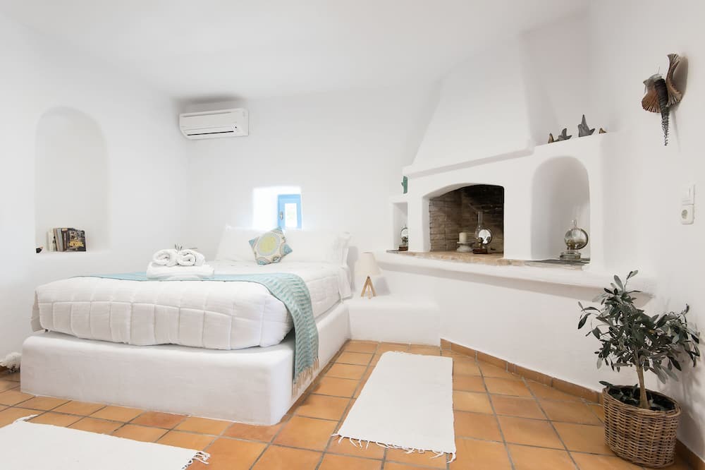 Photo of Bedroom in Houlakia