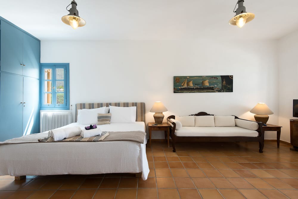 Photo of Bedroom in Houlakia