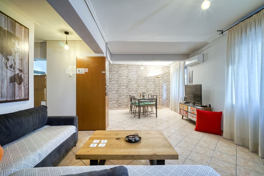 Photo of Livingroom in Ampelokipoi