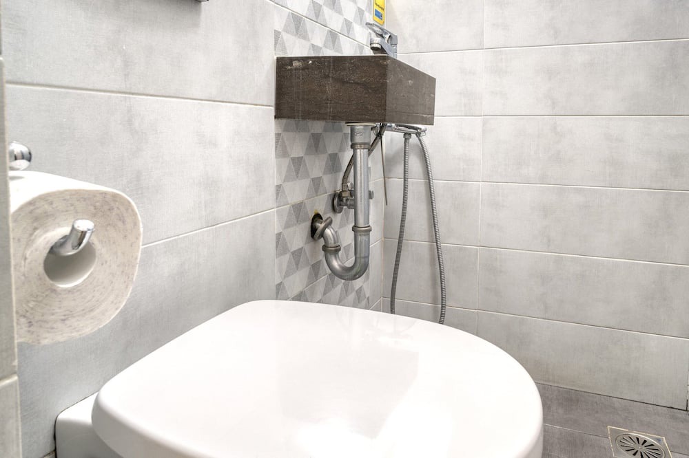 Photo of Bathroom in Ampelokipoi