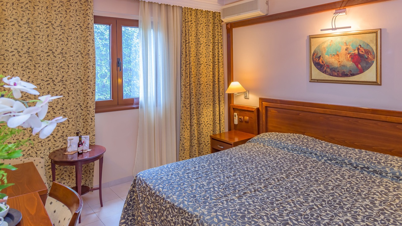 Photo of Bedroom in Thermi
