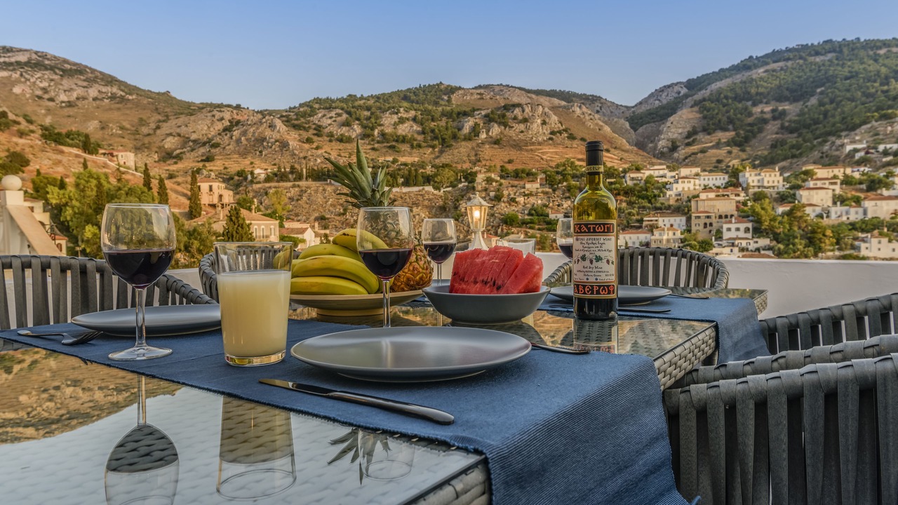 Photo of Others in Hydra