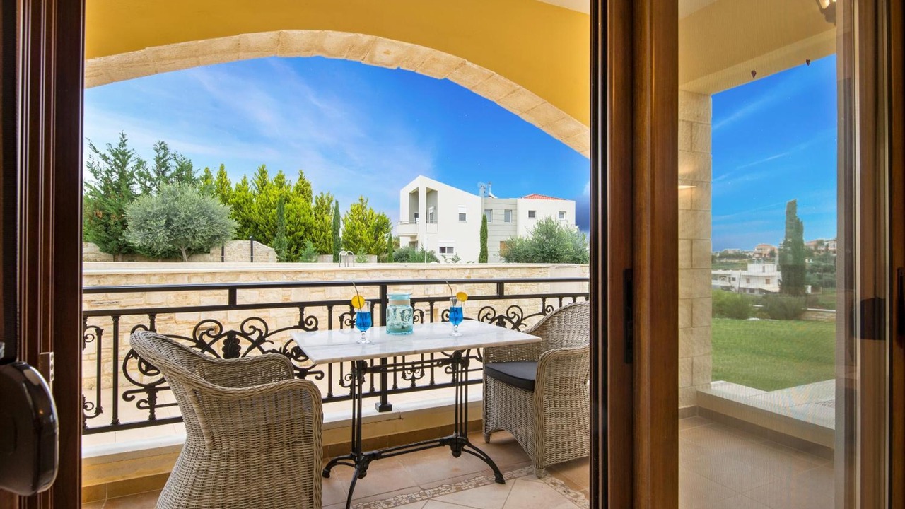 Photo of Patio Balcony in Kato Stalos