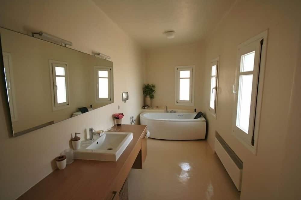 Photo of Bathroom in Kalafatis