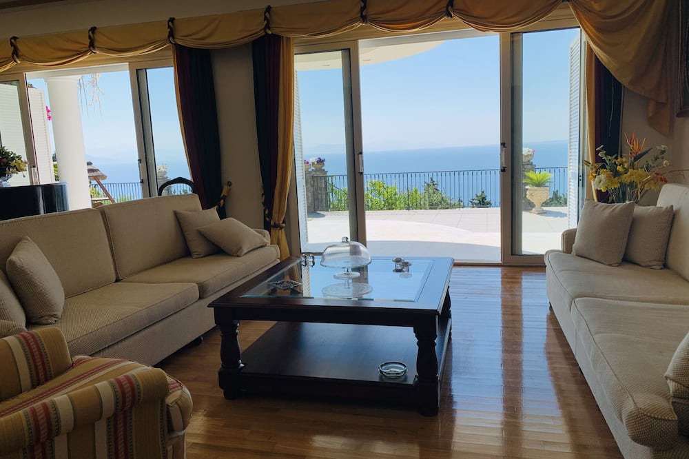 Photo of Livingroom in Dafnata