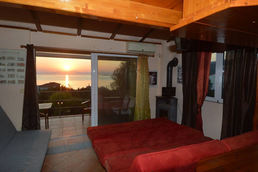 Photo of Bedroom in Marmari
