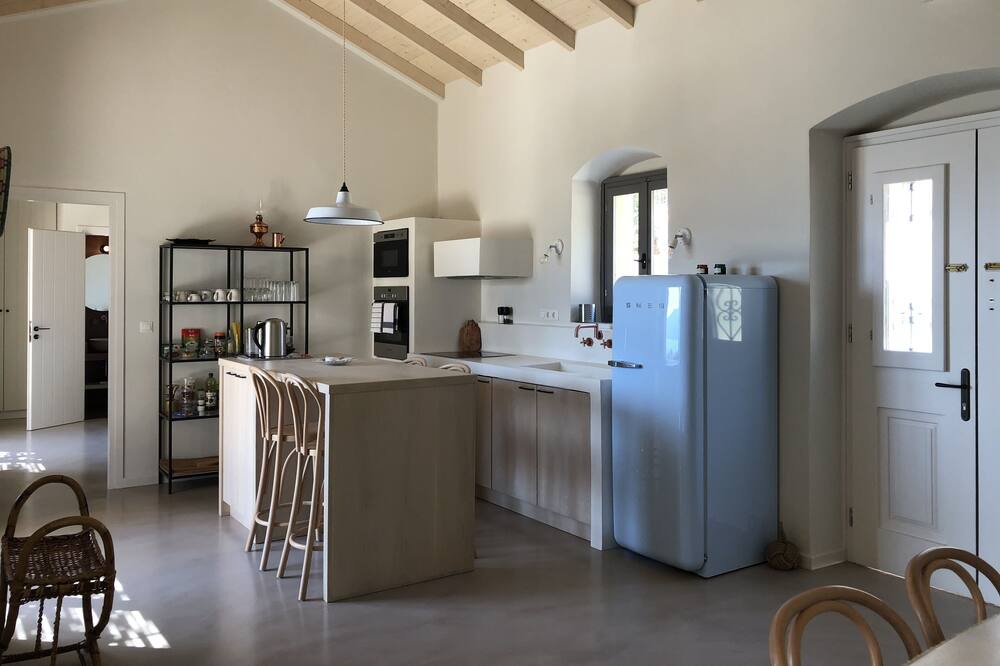 Photo of Kitchen in Evreti