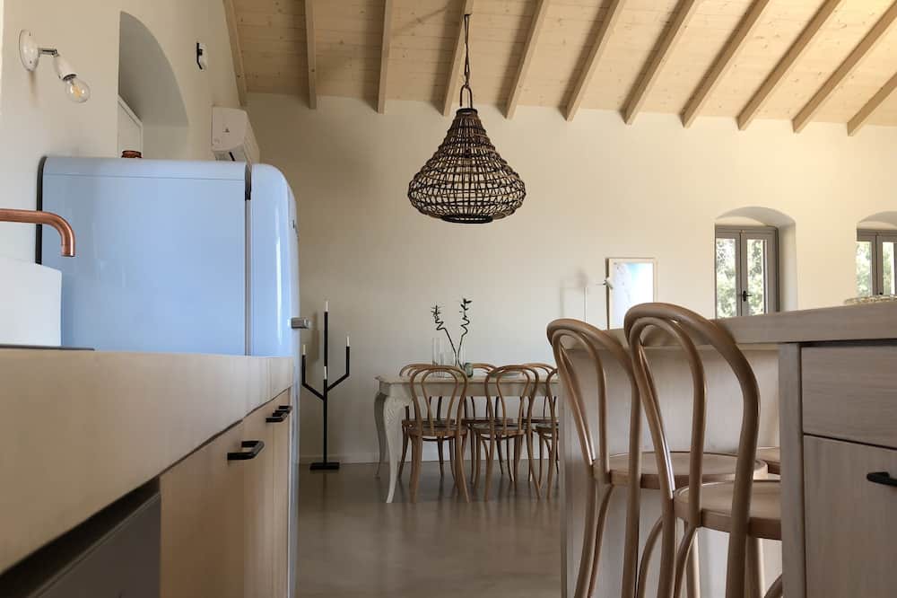 Photo of Kitchen in Evreti