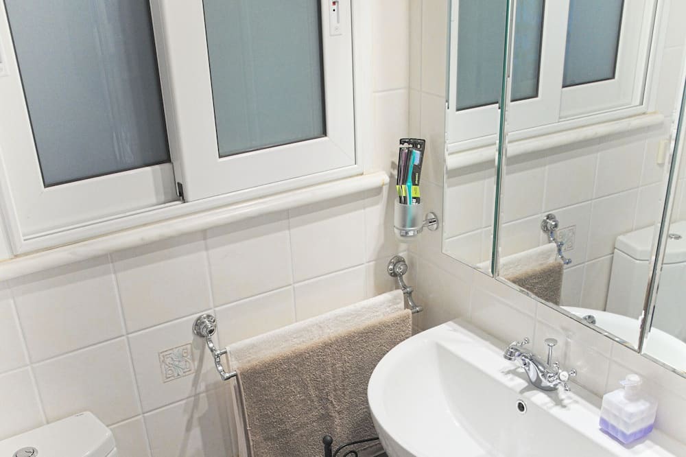 Photo of Bathroom in Ilioupoli