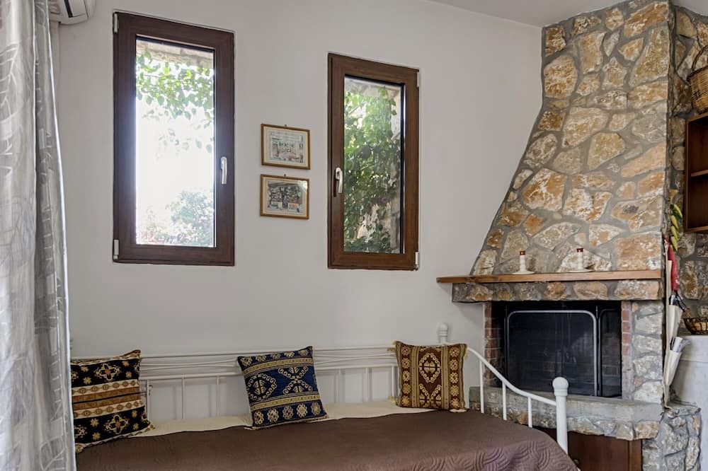 Photo of Bedroom in Salakos
