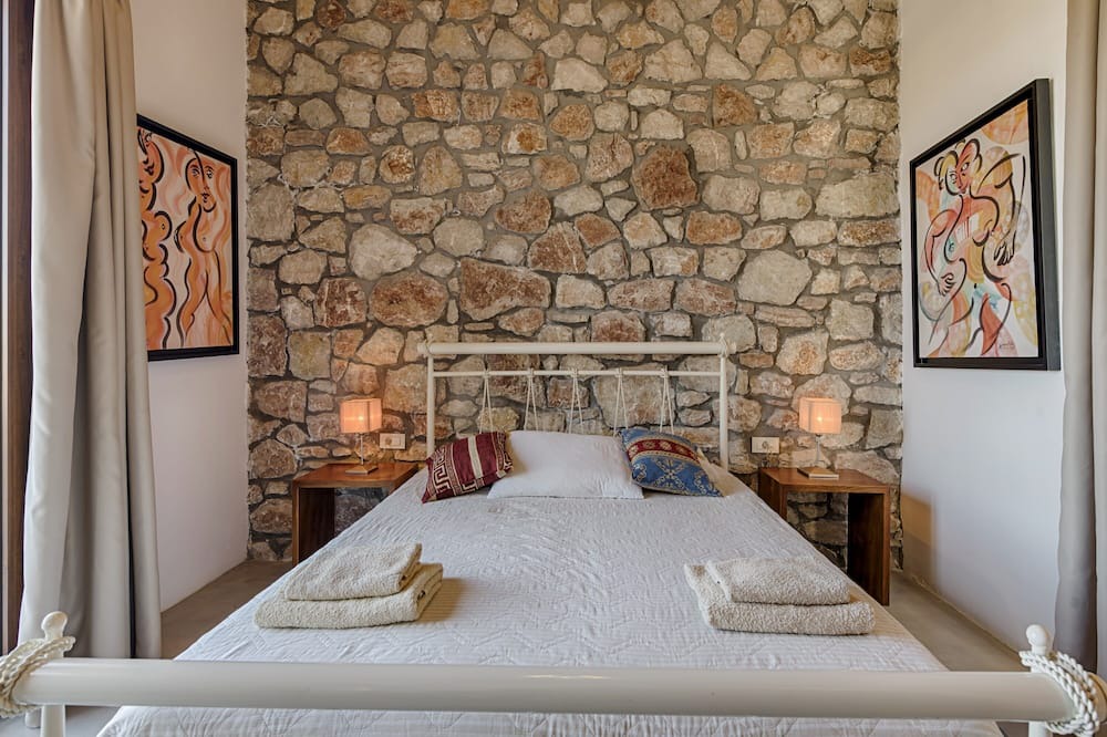 Photo of Bedroom in Salakos