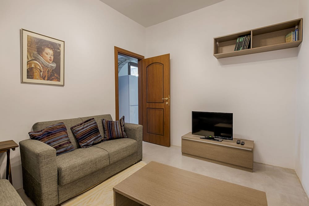 Photo of Livingroom in Salakos