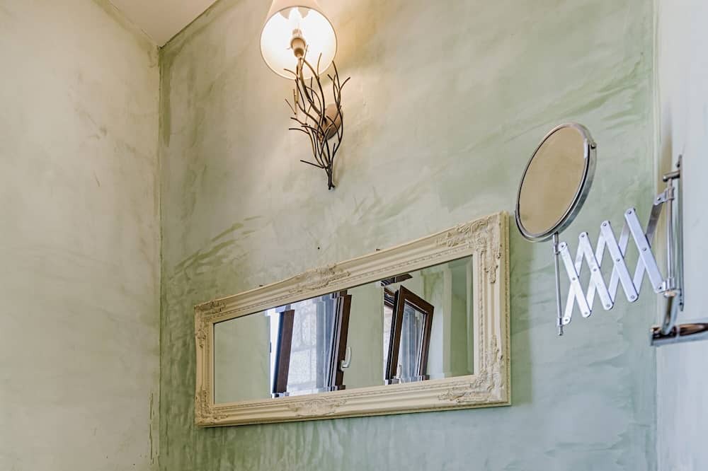Photo of Bathroom in Salakos