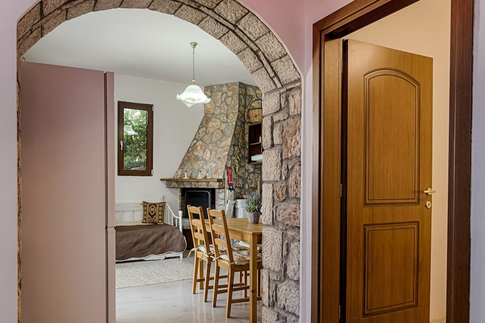 Photo of Bedroom in Salakos
