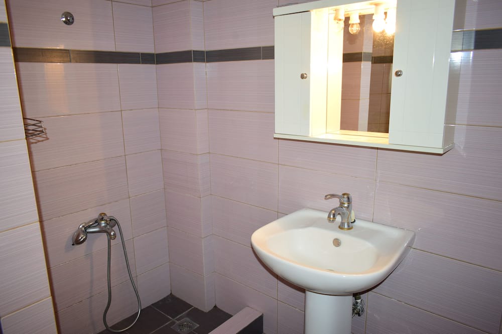 Photo of Bathroom in Nikaia-Agios Ioannis Rentis