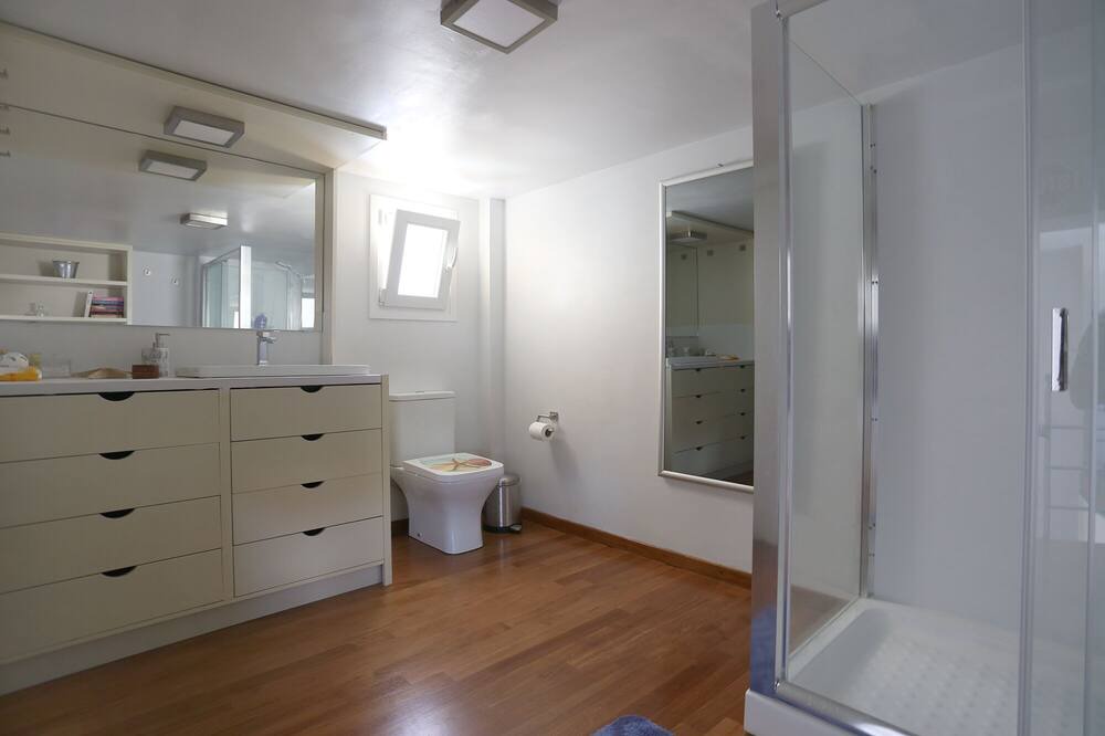 Photo of Bathroom in Lavreotiki