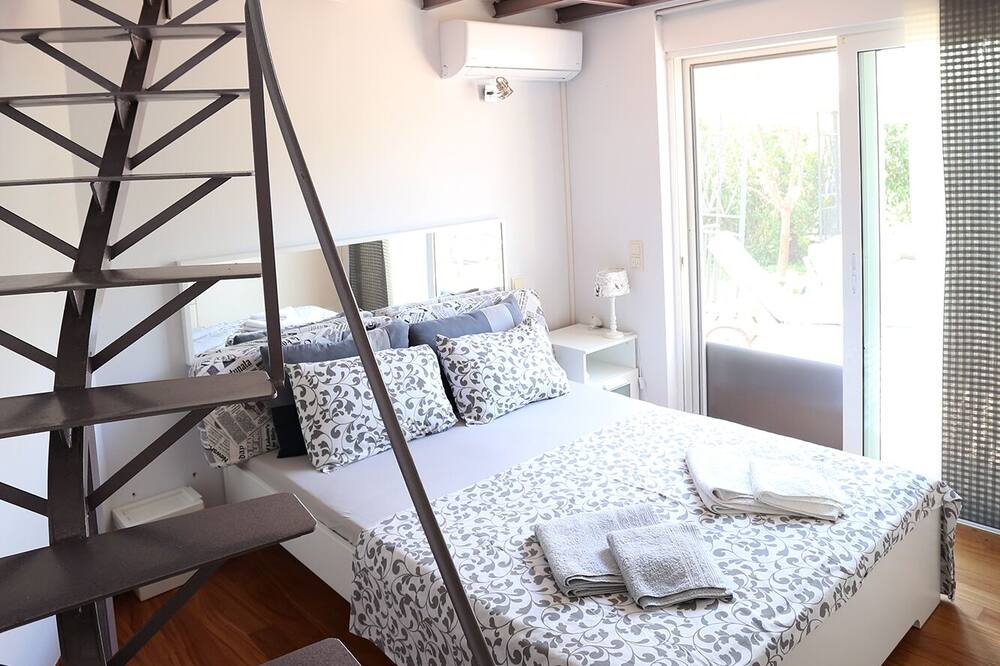Photo of Bedroom in Lavreotiki
