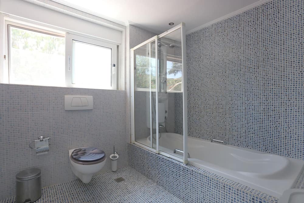 Photo of Bathroom in Lavreotiki