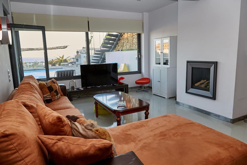 Photo of Livingroom in Kropia