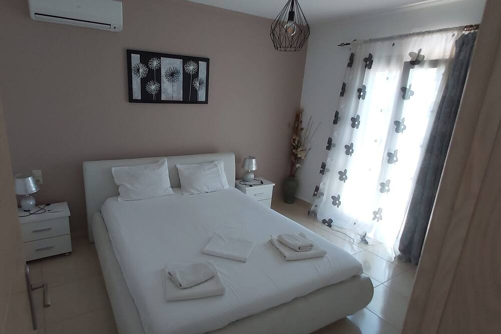 Photo of Bedroom in Matala