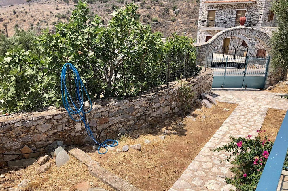 Photo of Outdoor in East Mani