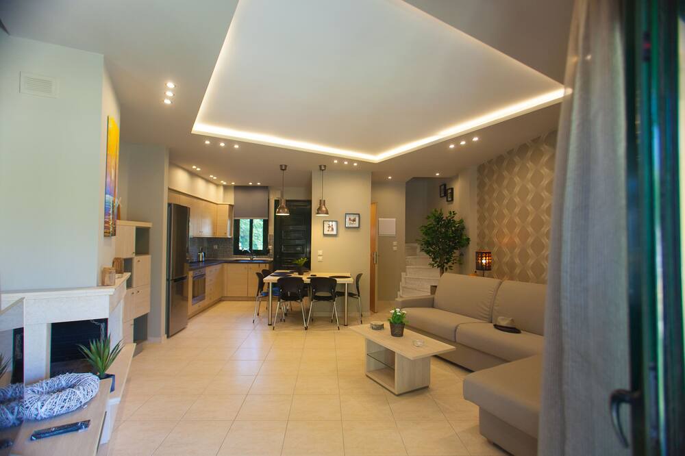 Photo of Livingroom in Toroni